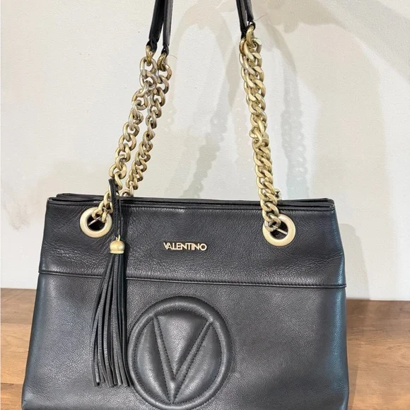 Mario Valentino Black Leather Shoulder Bag with Gold Chain - Picture 2 of 15